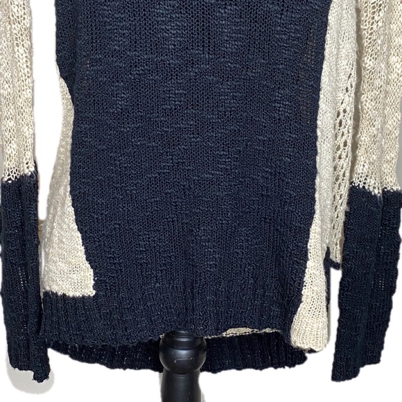 Hot & Delicious Knitted Sweater Long Sleeves - Picture 7 of 16